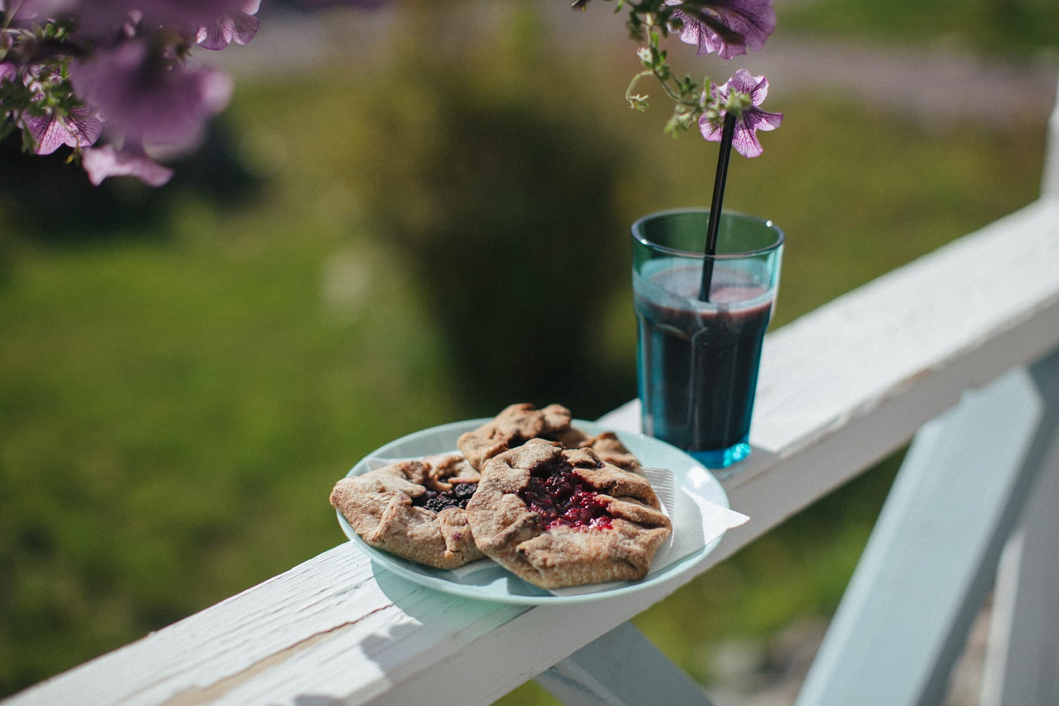 В наших галетах и смузи — полные пригоршни лесных ягод и лета