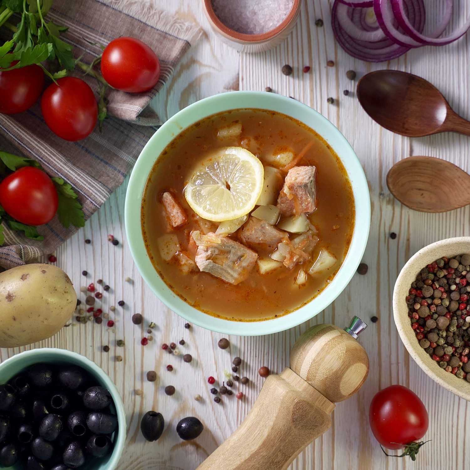 Суп — огнедышащий, живительный, насыщенный вкусами и ароматами — согревает в любую непогоду