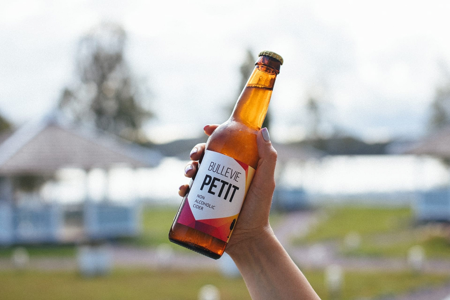 Почему в нашем кафе нет алкоголя