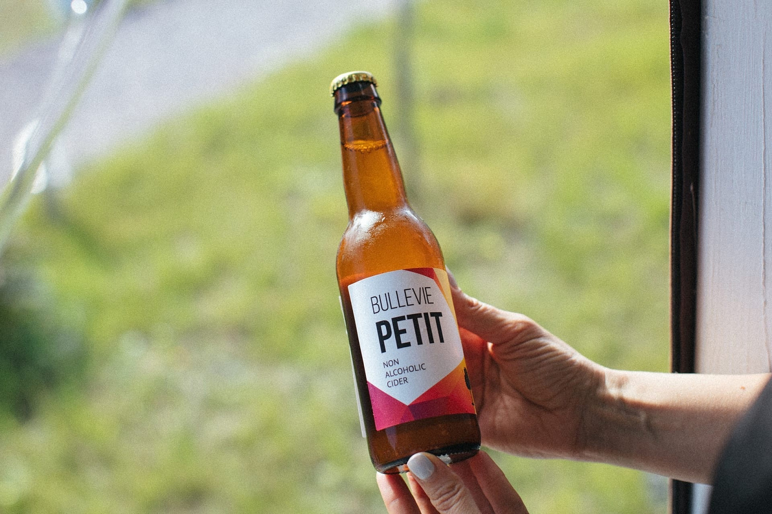 Почему в нашем кафе нет алкоголя