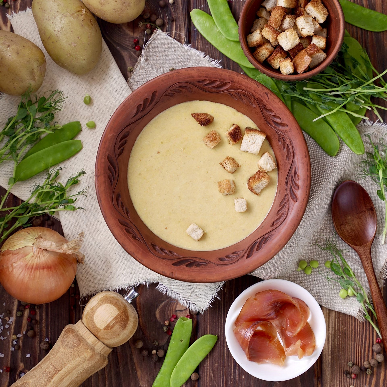 Суп — огнедышащий, живительный, насыщенный вкусами и ароматами — согревает в любую непогоду