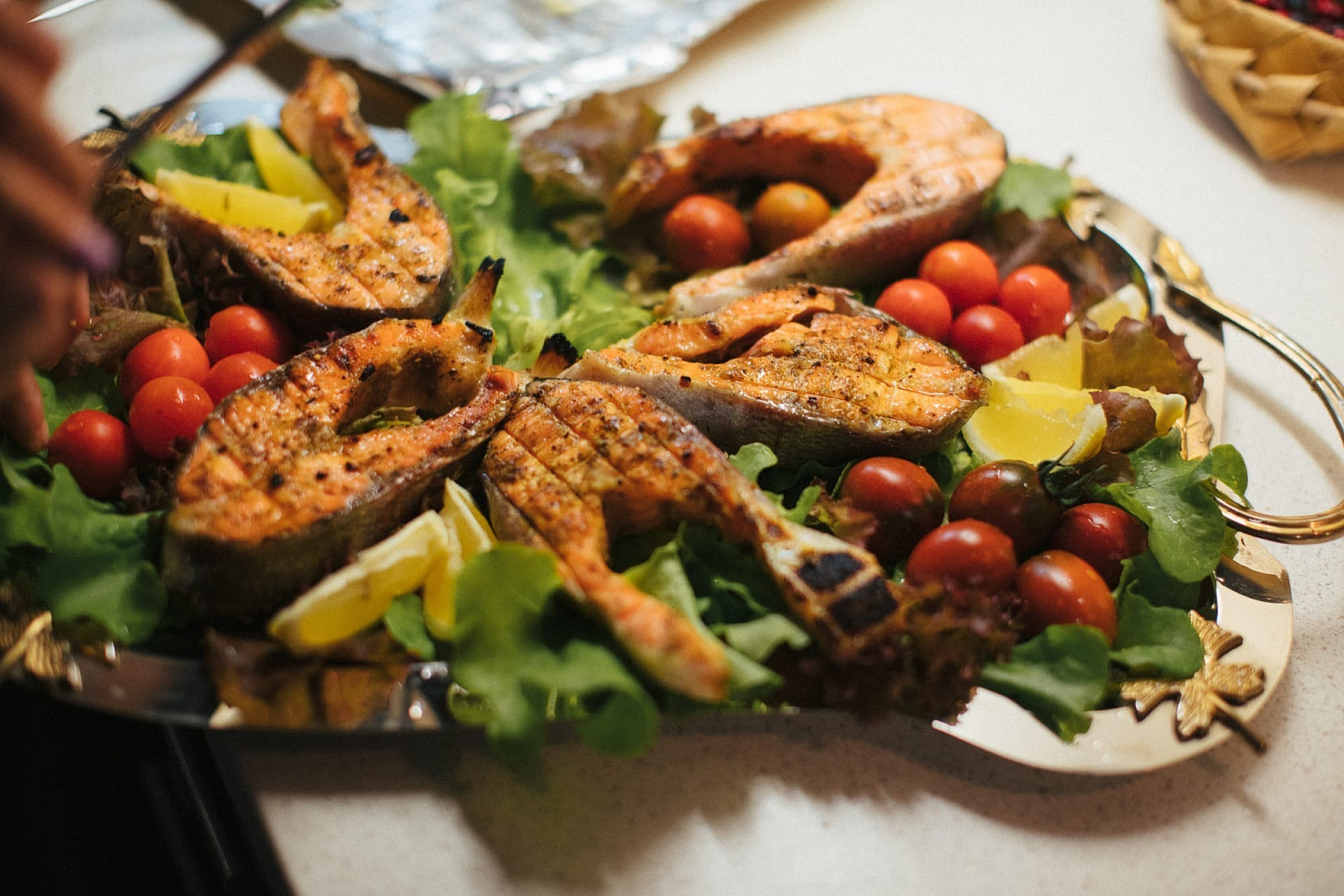 «Что приготовить из свежей форели». Стейки на гриле дома